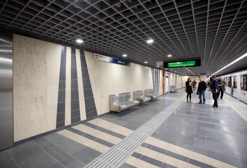 Átadták a 3-as metró felújított szakaszát, Budapest, 2019. március 30. 