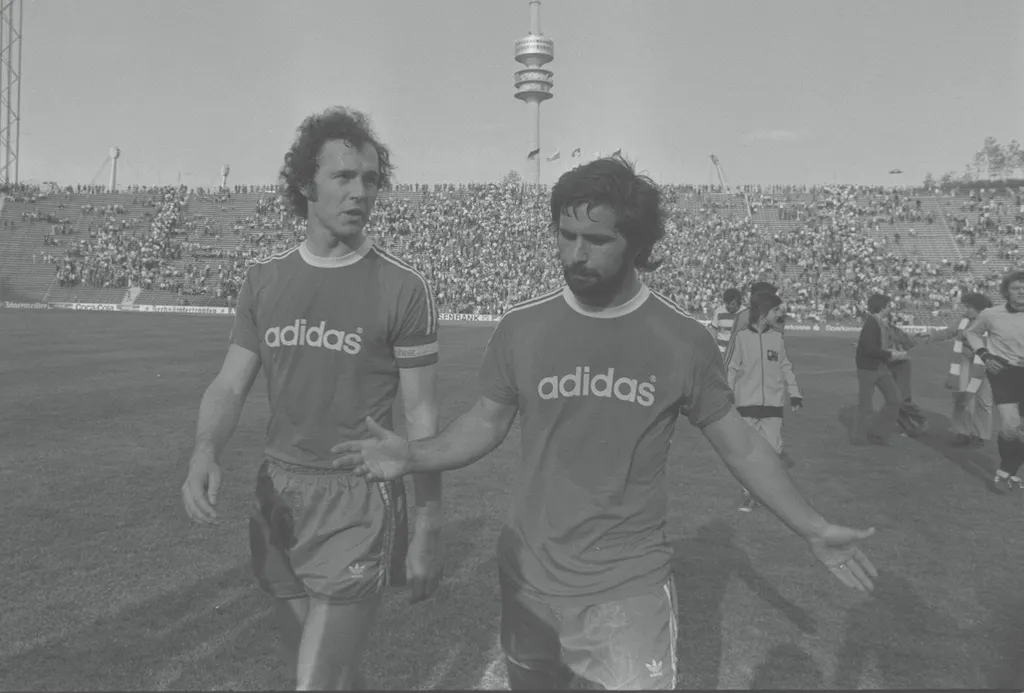 Gerd Müller, egykori világ- és Európa bajnok német válogatott labdarúgó, akit minden idők egyik legjobb támadójának tartanak. 
  Football legend Gerd MUELLER died at the age of 75. current sport Horizontal 