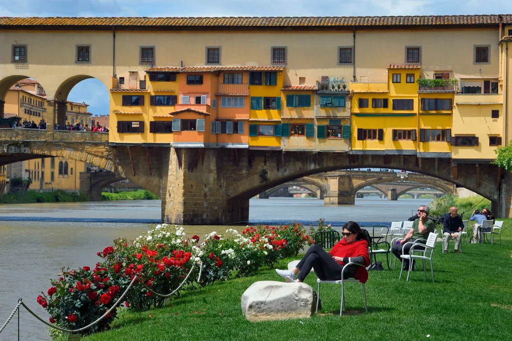 Italy tuscany florence unesco ponte vecchio seen societa canottieri f Firenze, Öreg híd, Ponte Vecchio, 