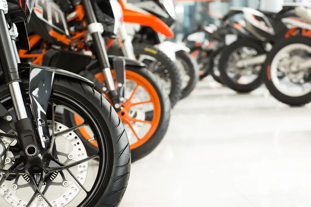10 cég süllyesztő – galéria, motorkerékpár 