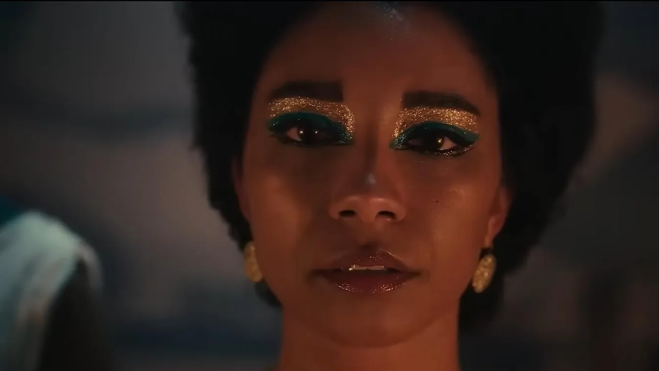 Netflix, Kleopátra királynő sorozat, amelyben feketeként ábrázolják a Nílus kiráynőjét
888 