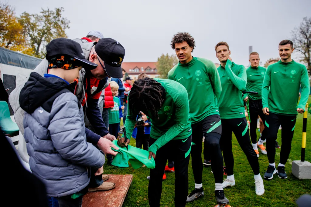 Ments Életet Közhasznú Alapítvány, találkozó, Fradi, Ferencváros, gyerek, gyerekek, futball, labdarúgás, közönség 