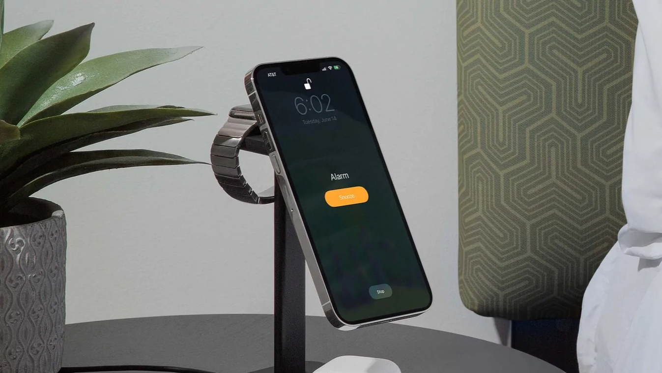 Twelve South HiRise 3 Wireless Charging Stand 