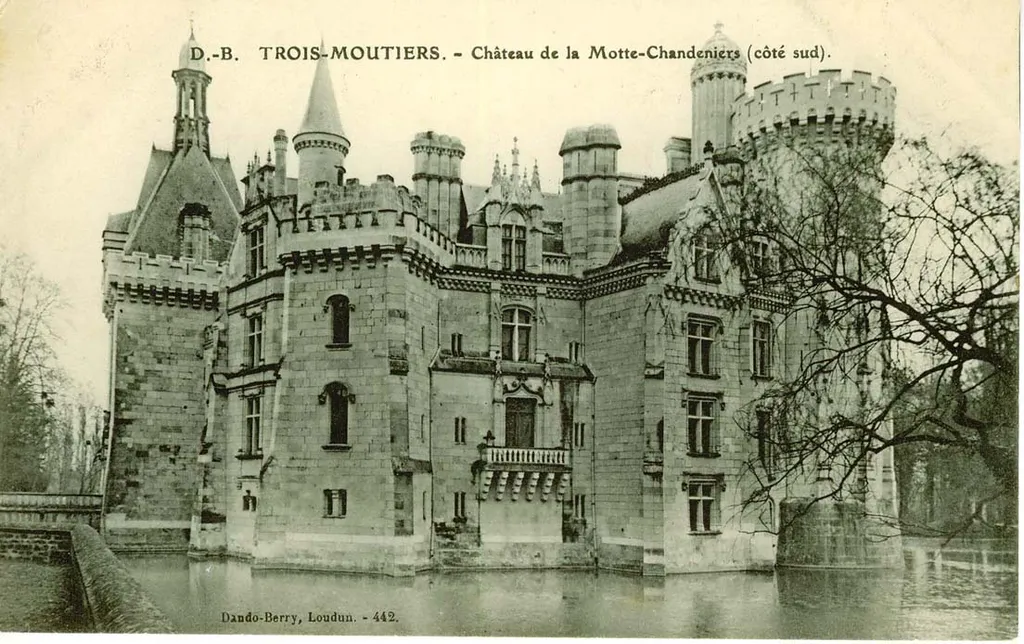 Chateau de la Mothe-Chandeniers 