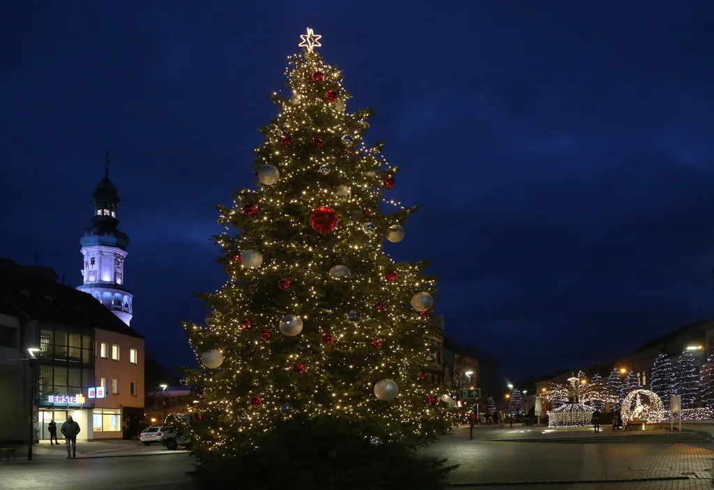 sopron, karácsony, karácsonyi, fény, fények, világítás, kivilágítás, ünnepi, ünnep, díszkivilágítás 