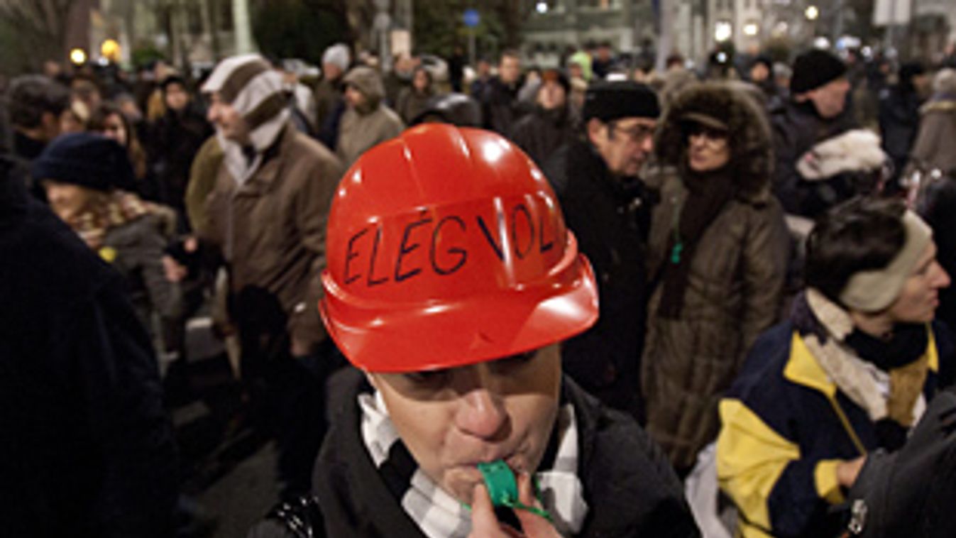 Kormányellenes demonstráció, tüntetés az Andrássy úton