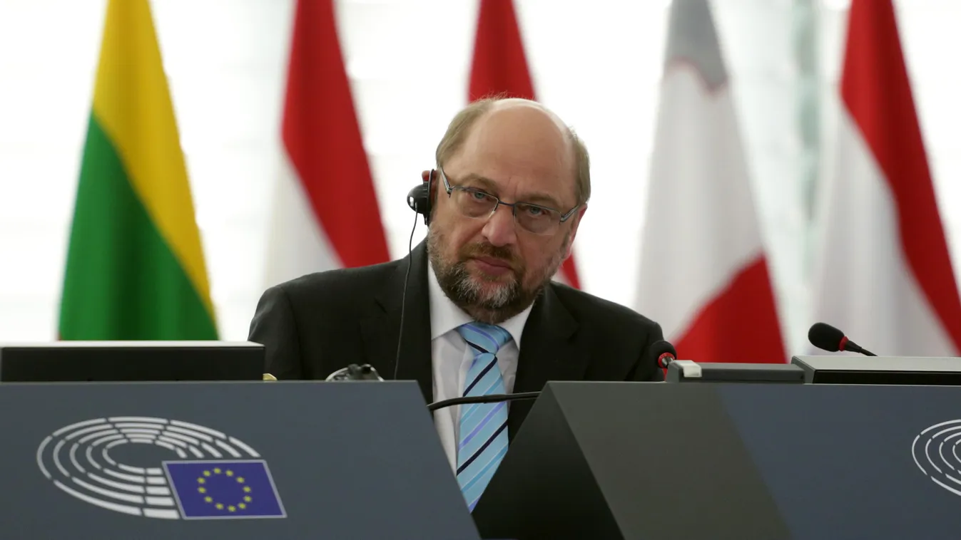 Martin Schulz, az Európai Parlament elnöke Orbán Viktor miniszterelnök beszéde közben az Európa Parlamentben Strasszburgban 2015 május 19-én Martin Schulz, az Európai Parlament elnöke Orbán Viktor miniszterelnök beszéde közben az Európa Parlamentben Stras