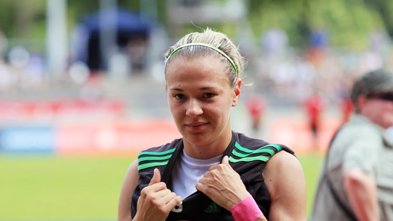 jakabfi zsanett, A Wolfsburg női focistája