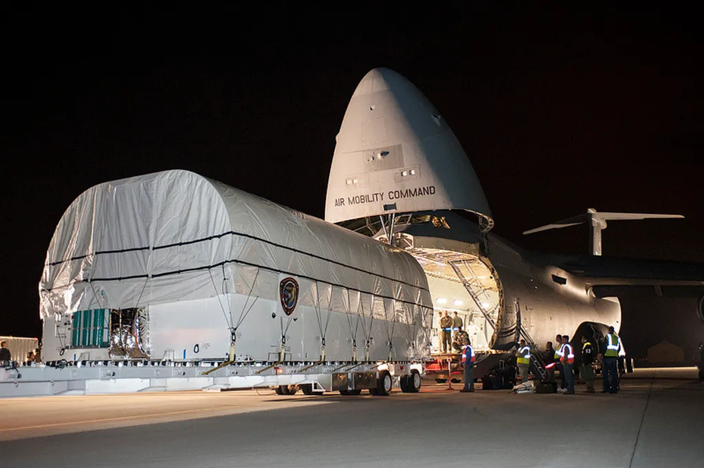 What it’s like to fly a billion-dollar satellite on the US Air Force’s largest plane
 C-5 Galaxy 