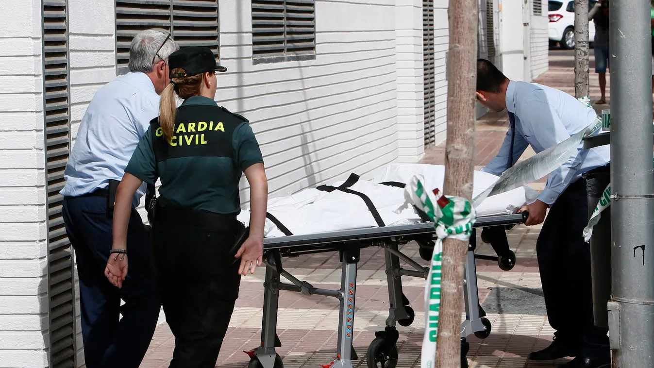 spanyol, Benicássim, halott holttest hordágy rendőr 