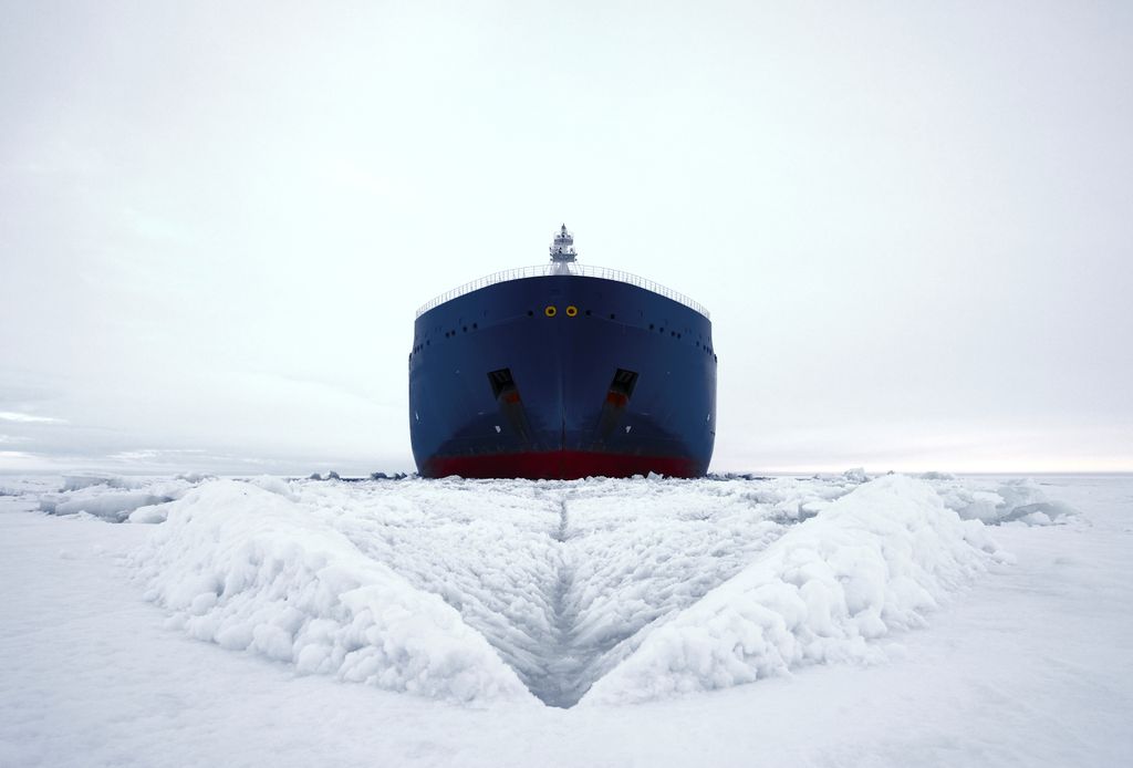 LNG ice-breaker hajó 
