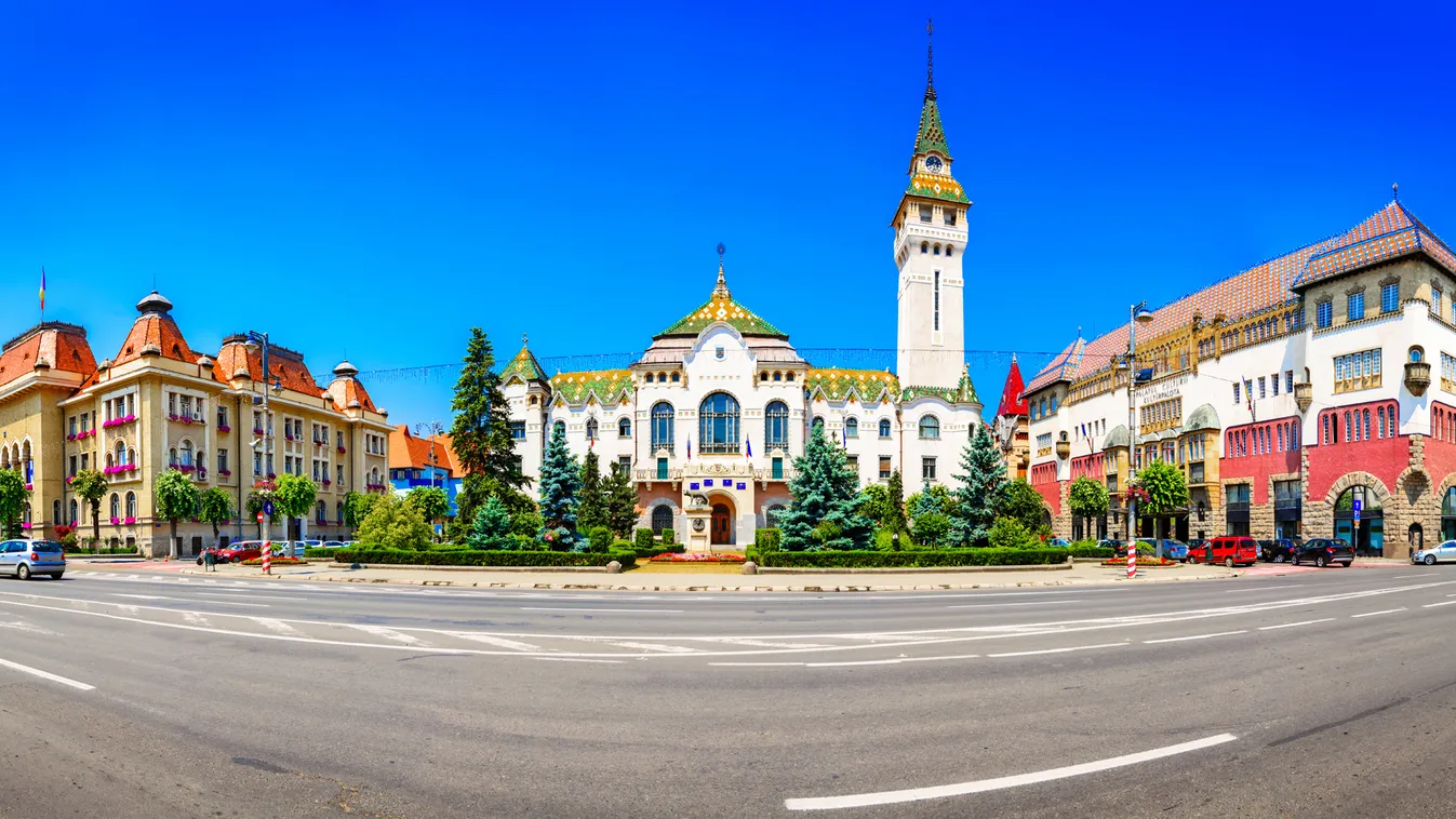 Marosvásárhely Erdély

Targu-Mures, Romania , Europe. Street view of the Administrative palace and the Culture palace, landmark 