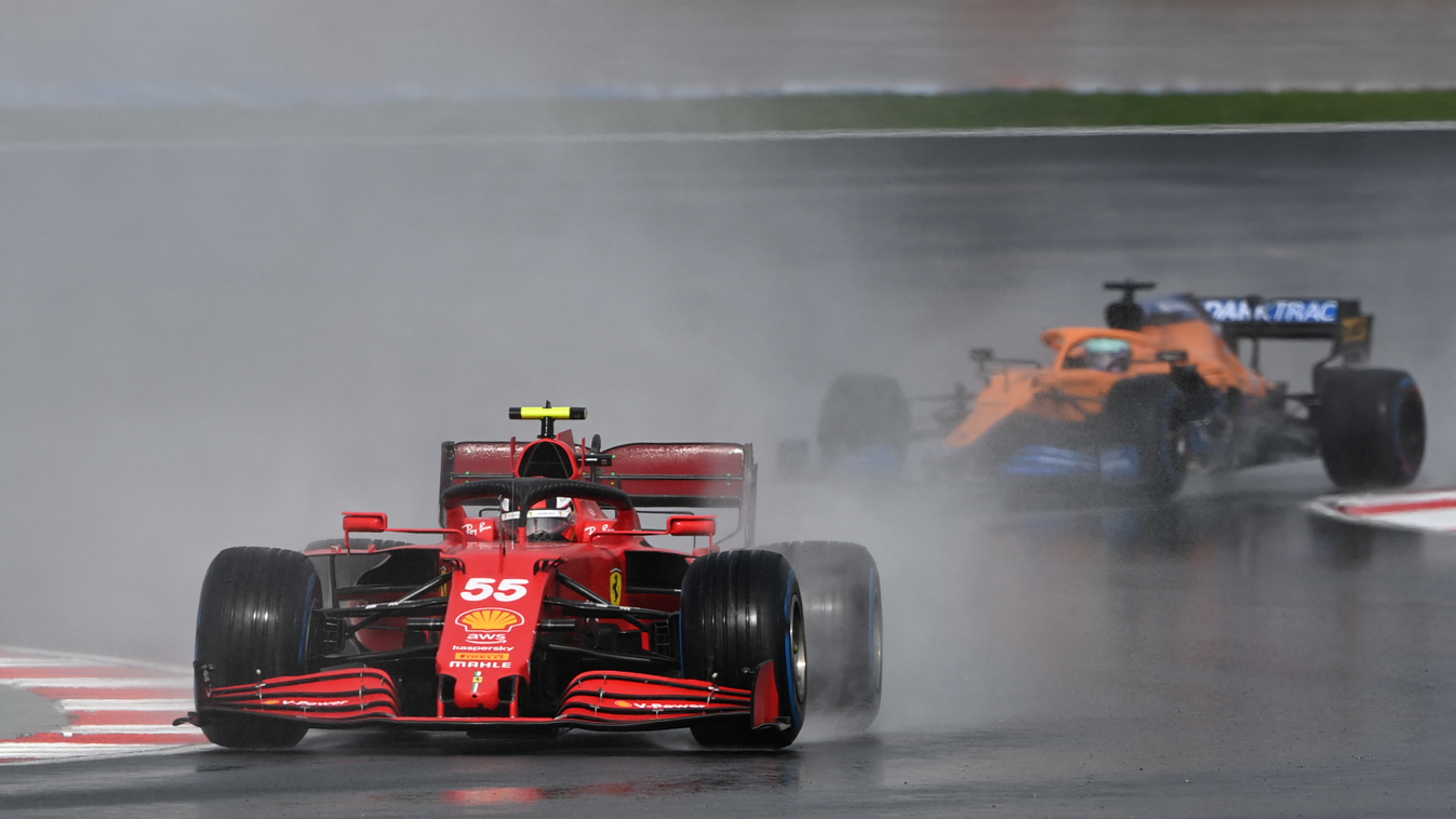 Forma-1, Carlos Sainz, Ferrari, Daniel Ricciardo, McLaren, Török Nagydíj 2021, szombat 