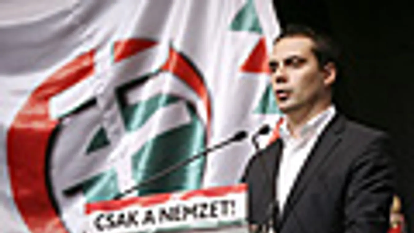 Vona Gábor pártelnök beszédet mond a Jobbik nyolcadik országos kongresszusán, a Budapesti Kongresszusi Központban