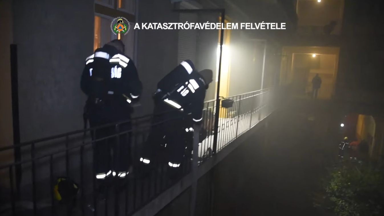 tűz, Bezerédi utca, Budapest, VIII. kerület, BM Országos Katasztrófavédelmi Főigazgatóság 
