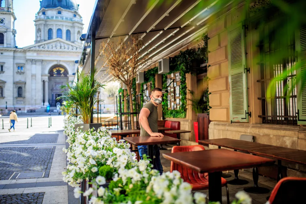 koronavírus korona vírus  járvány fertőzés betegség covid19 Budapest covid 19 nyitás vendéglő terasz 