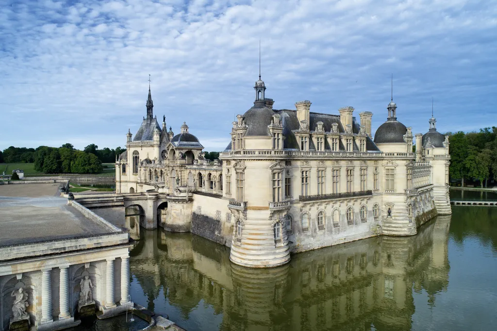 Látványos képek a pompázatos múzeumról és könyvtárról a francia Chantilly kastélyban, galéria, 2023 