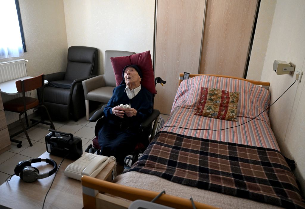 118 éves André nővér demographics people Horizontal 