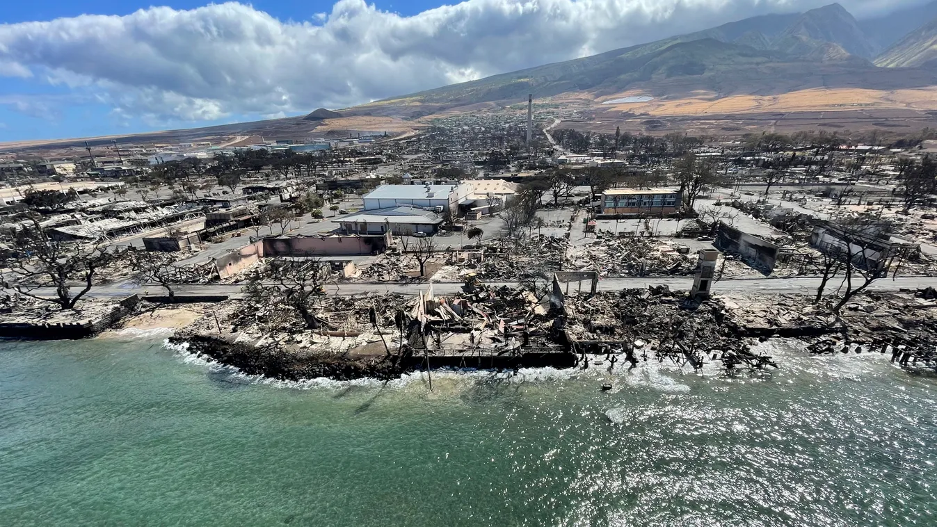 Lahaina, 2023. augusztus 12.
Hawaii Földügyi és Természeti Erőforrások Minisztériuma által közreadott felvétel egy felperzselt területről a hawaii Maui-szigeten levő Lahaina városban 2023. augusztus 11-én. Mauin augusztus 9-én kapott lángra a növényzet, a