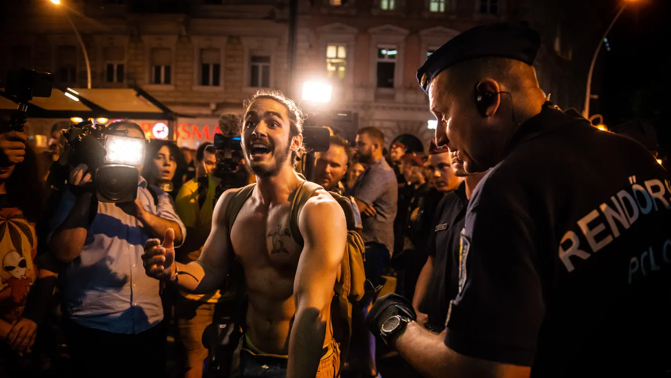 kata tüntetés, kata törvénymódosítás, tüntetők, budapest belváros 2022.07.25. 