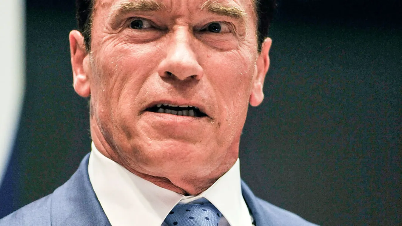 Arnold Schwarzenegger osztrák színész és testépítő, a polgármesterek találkozóján Belgiumban
