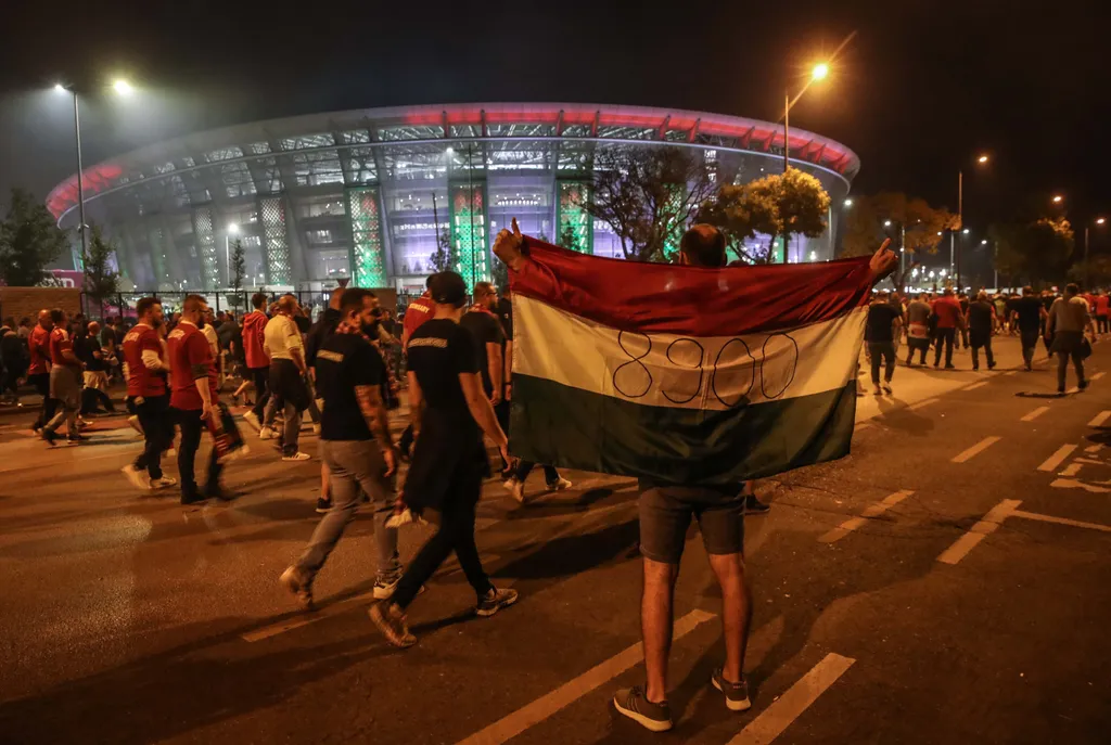 Magyarország, Szerbia, football, foci, mérkőzés, 2023.10.14., szurkolók, vonulása, 