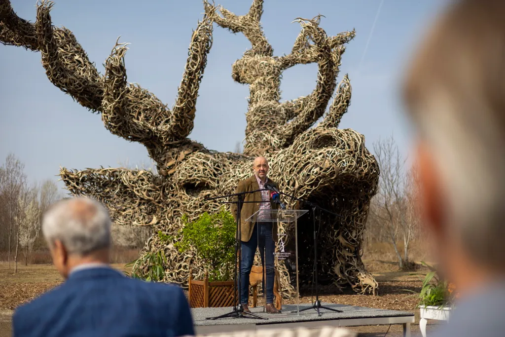 Vadászati és Természeti Világkiállítás, Szőke Gábor Miklós, Totem 