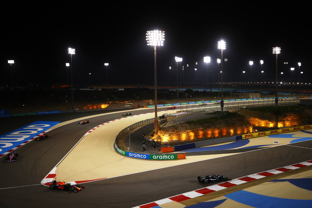 Forma-1, Bahreini Nagydíj, Lewis Hamilton, Max Verstappen 