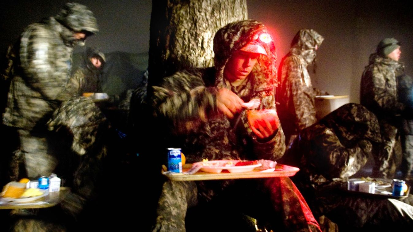 Étkező amerikai katonák,  3D étel 