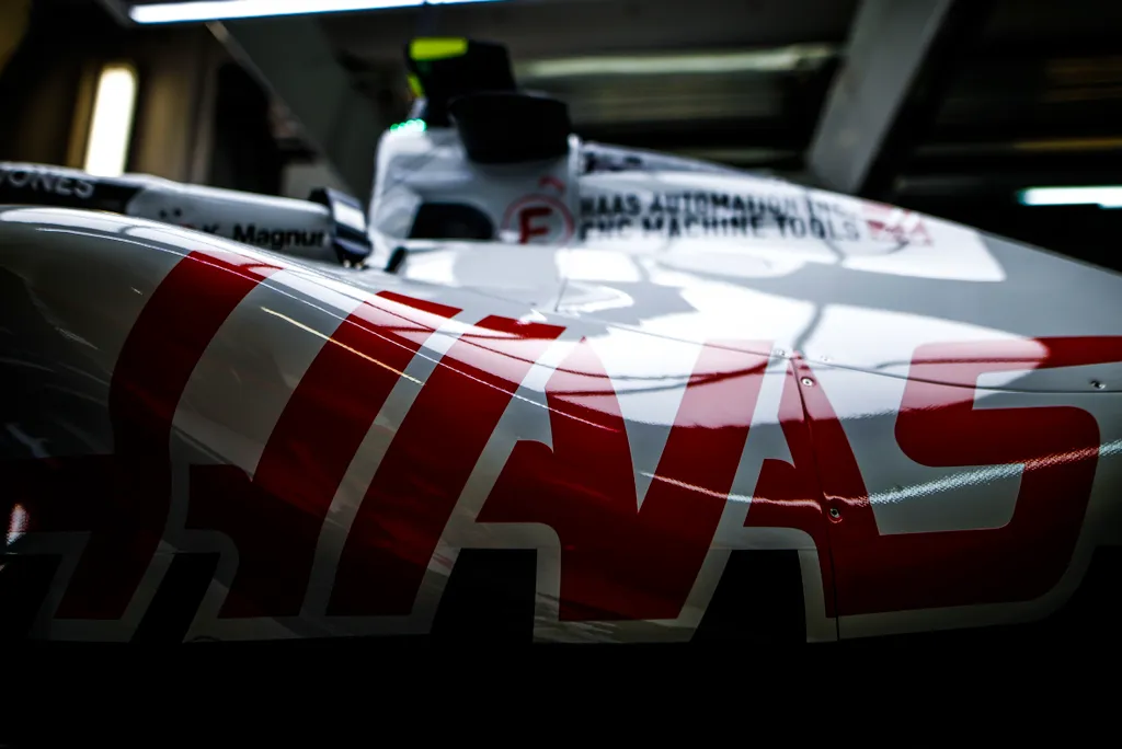 Forma-1, Orosz Nagydíj, Haas F1 Team, Haas logo 