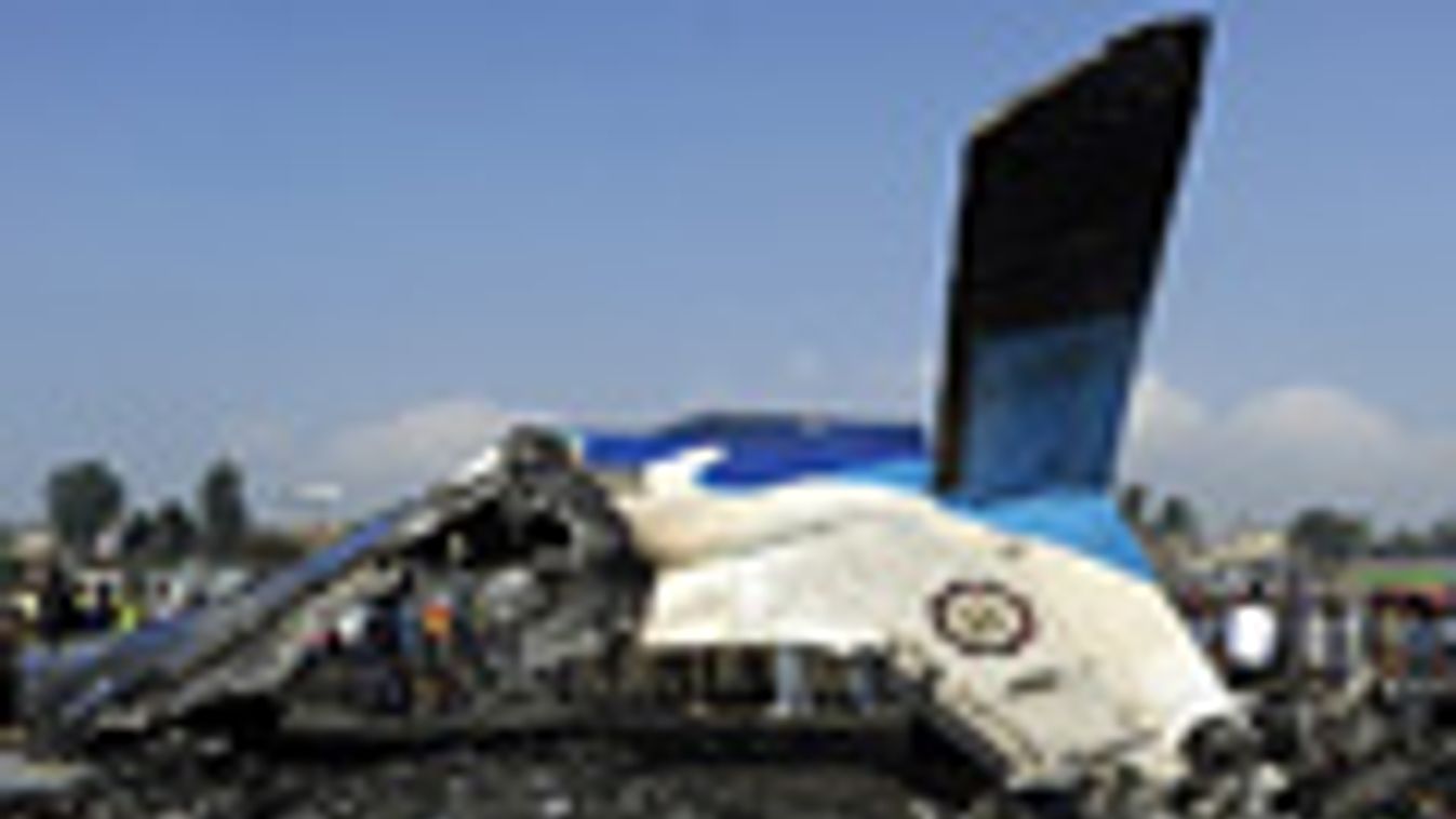 Lezuhant egy repülőgép Nepálban, Katmanduban, 19 ember meghalt, légibaleset