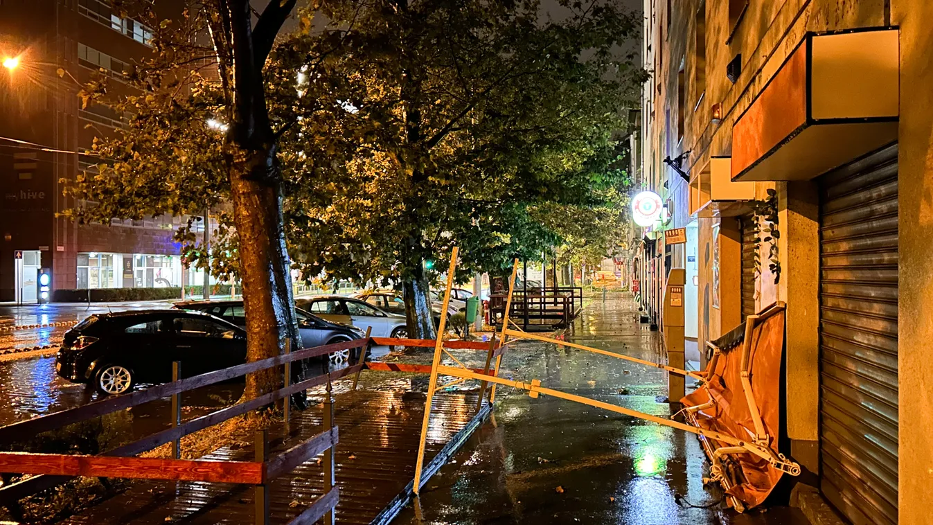 Éjszakai vihar, zápor, időjárás, felhőszakadás,  zivatar a fővárosban,  2023.08.05., Budapest, Haller utca,  Boráros tér 