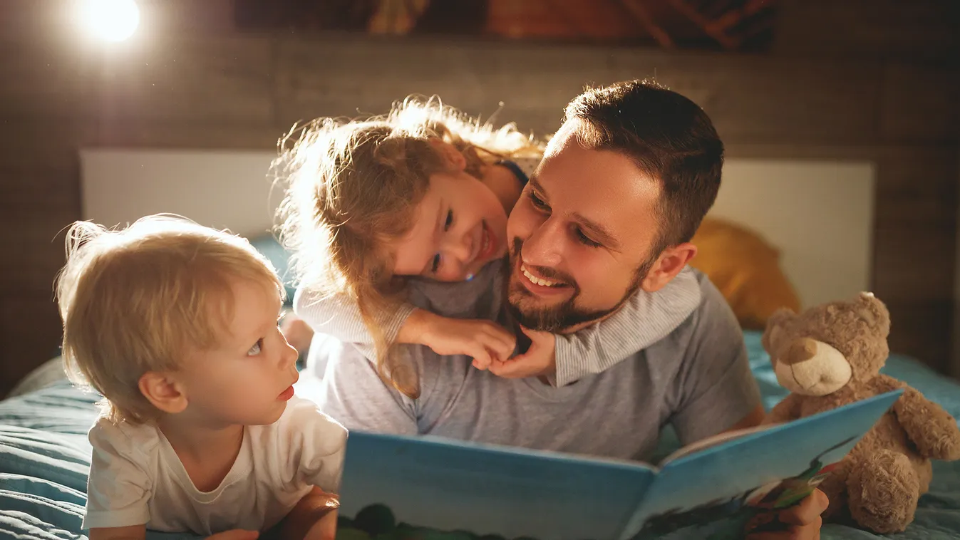 Egy új kutatás bizonyítékkal szolgál, hogy az apák másként kezelik fiú és lány gyermeküket apa gyerek olvasás 