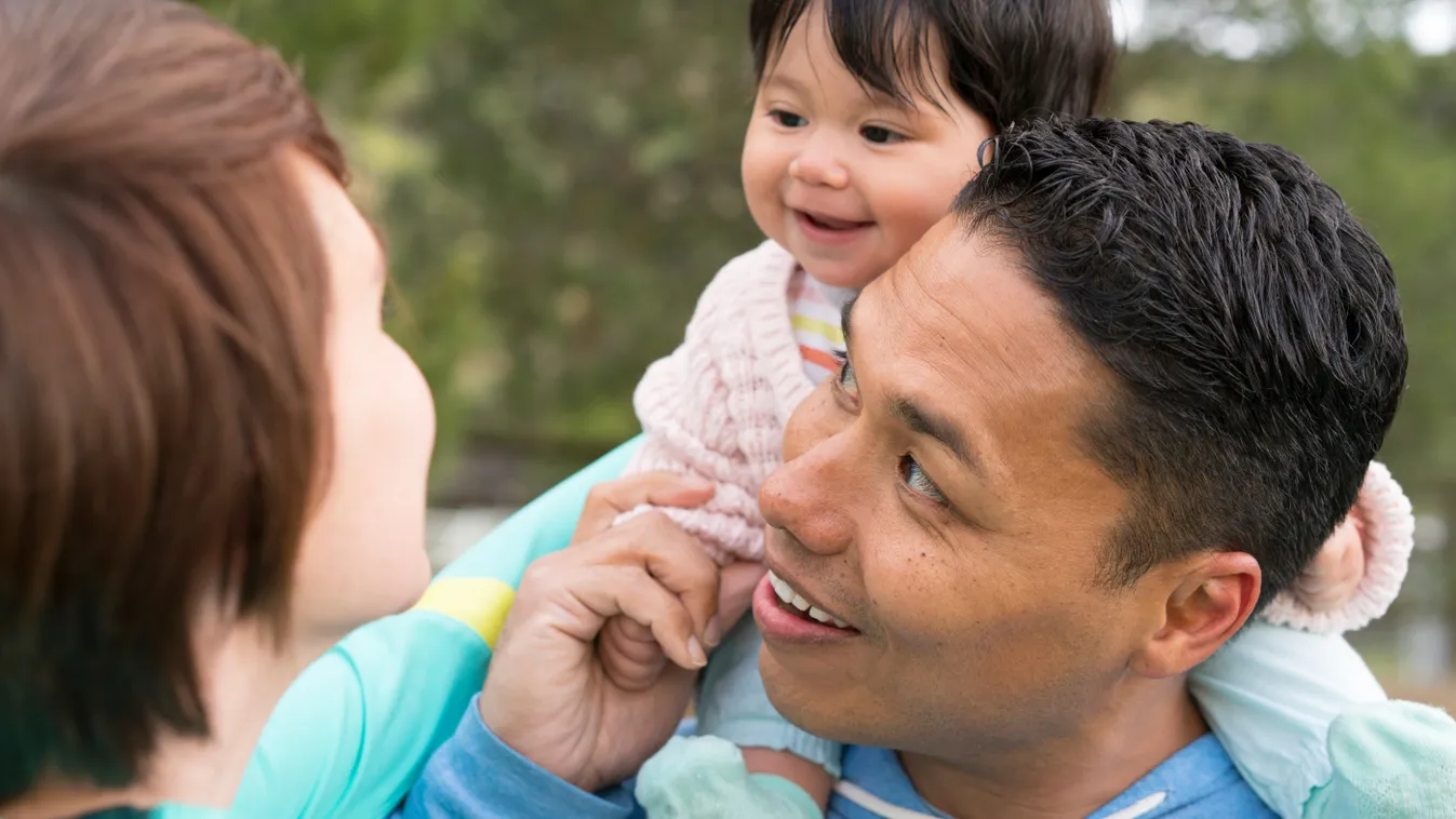 kétnyelvű szülők baba years baby child asian asian ethnicity baby clothes blur differential focus both male and female people close togetherness bonding dark hair hair brown hair black hair hair color color day ethnic black 