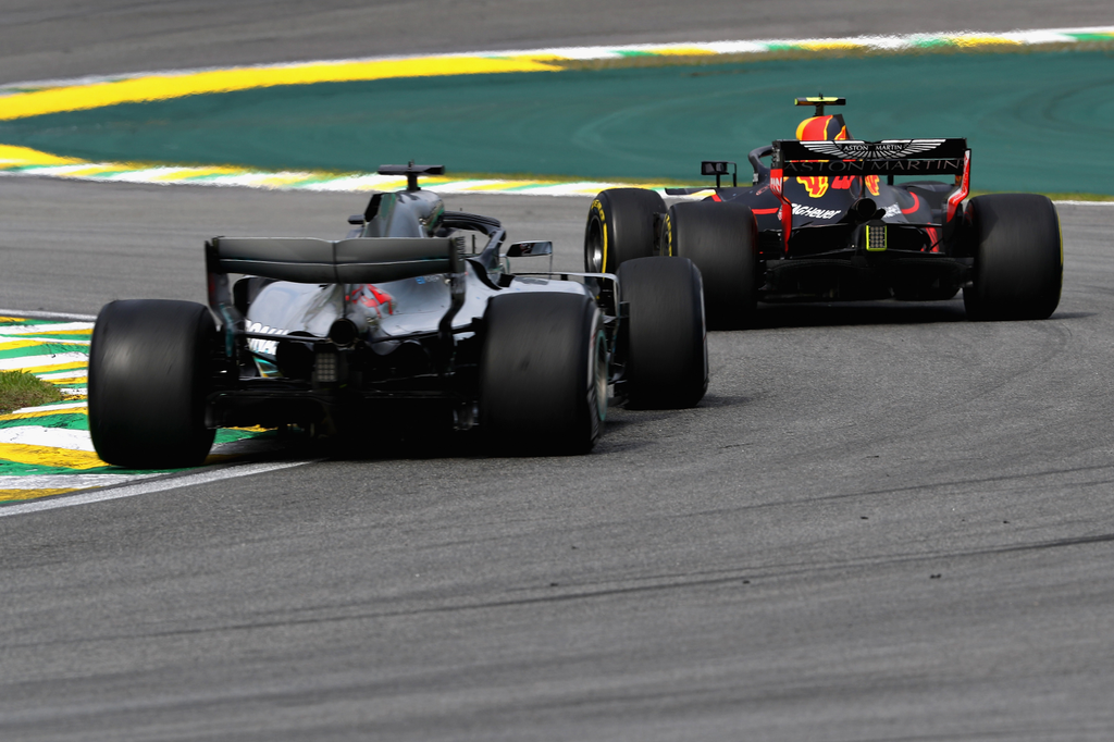 Forma-1, Lewis Hamilton, Mercedes-AMG Petronas, Max Verstappen Brazil Nagydíj 