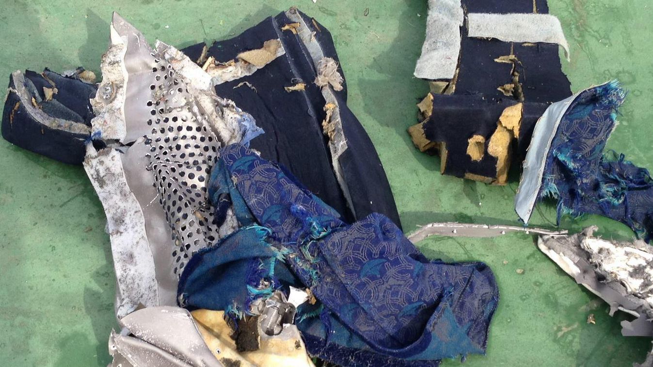 Roncsdarabokat találtak az EgyptAir lezuhant gépéből 