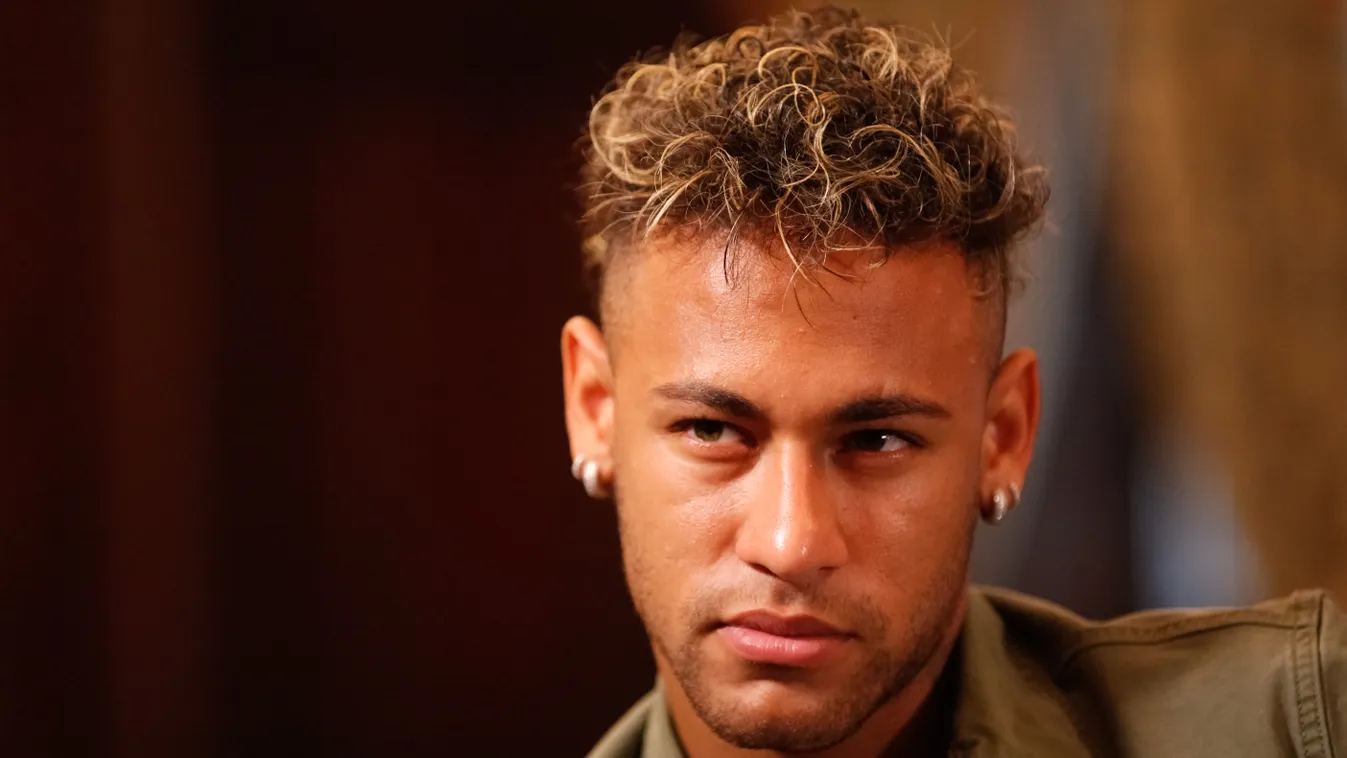 Brazilian football star Neymar flashes handsome look in Shanghai China Chinese Shanghai Neymar Brazilian Brazil football soccer player star Neymar Jr. 