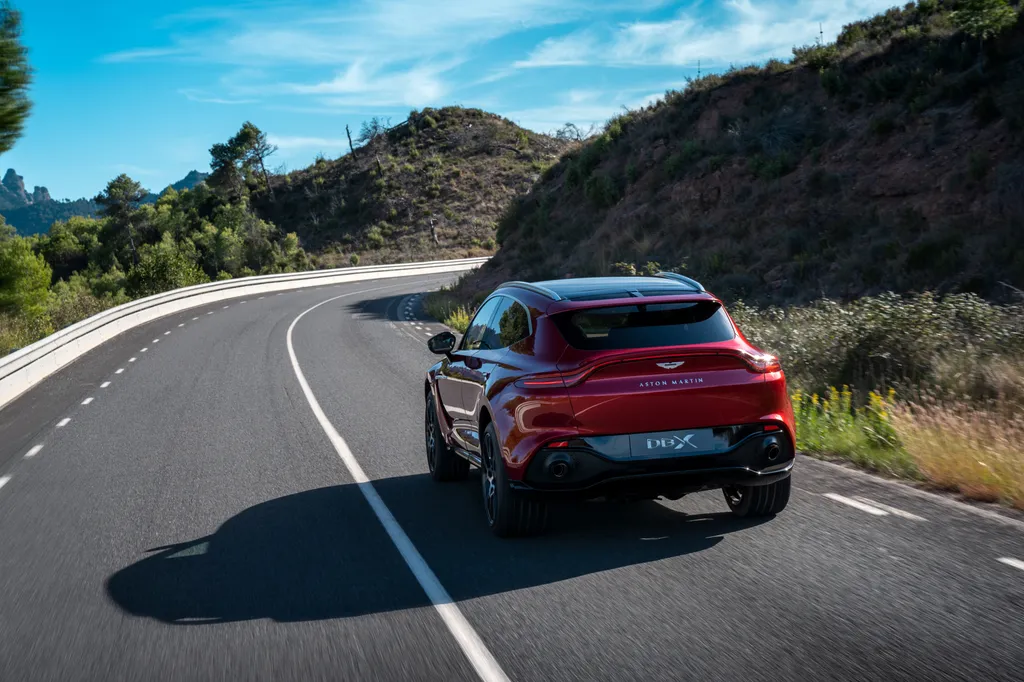 Aston Martin DBX 