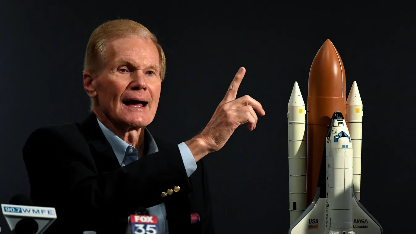 Bill Nelson korábbi űrhajós, jelenleg a NASA igazgatója 