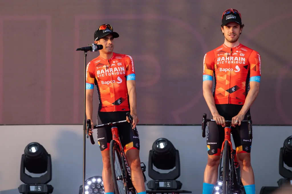 Giro d'Italia Hősök tere csapatbemutatók, 2022.05.04. Mikel Landa 