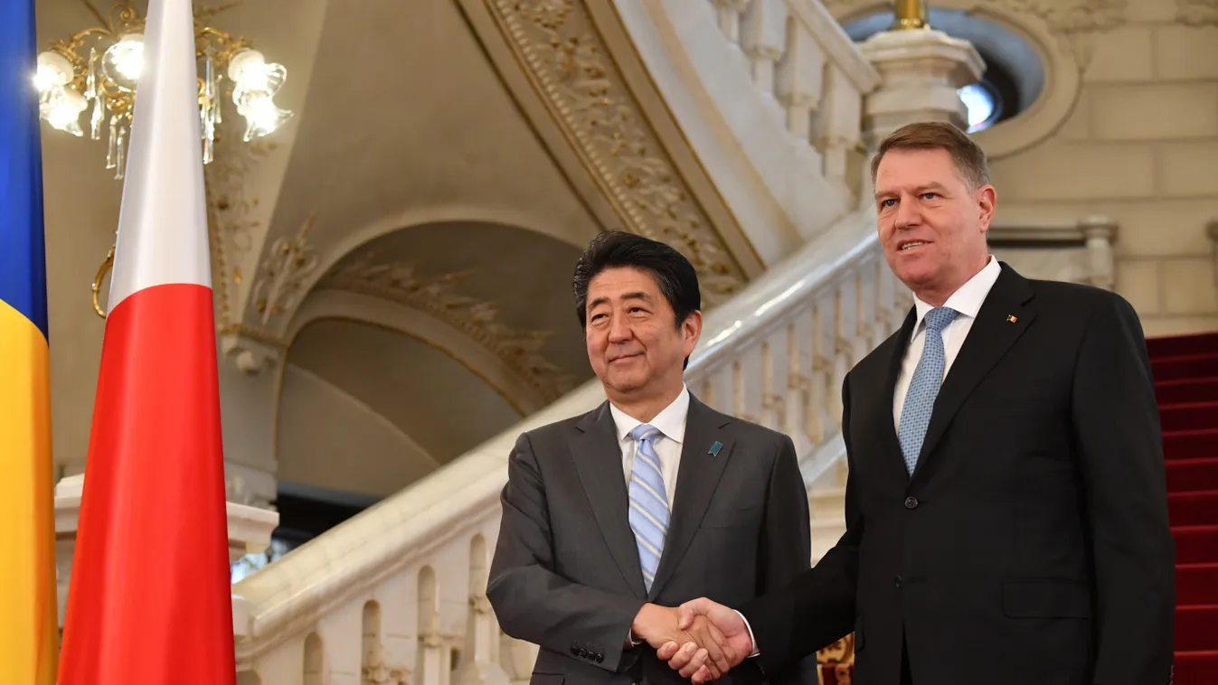 Shinzo Abe, japán miniszterelnök, Klaus Iohannis, román elnök, Bukarest 