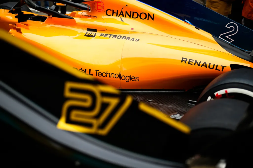 A Forma-1-es Kínai Nagydíj előkészületei, McLaren Racing 