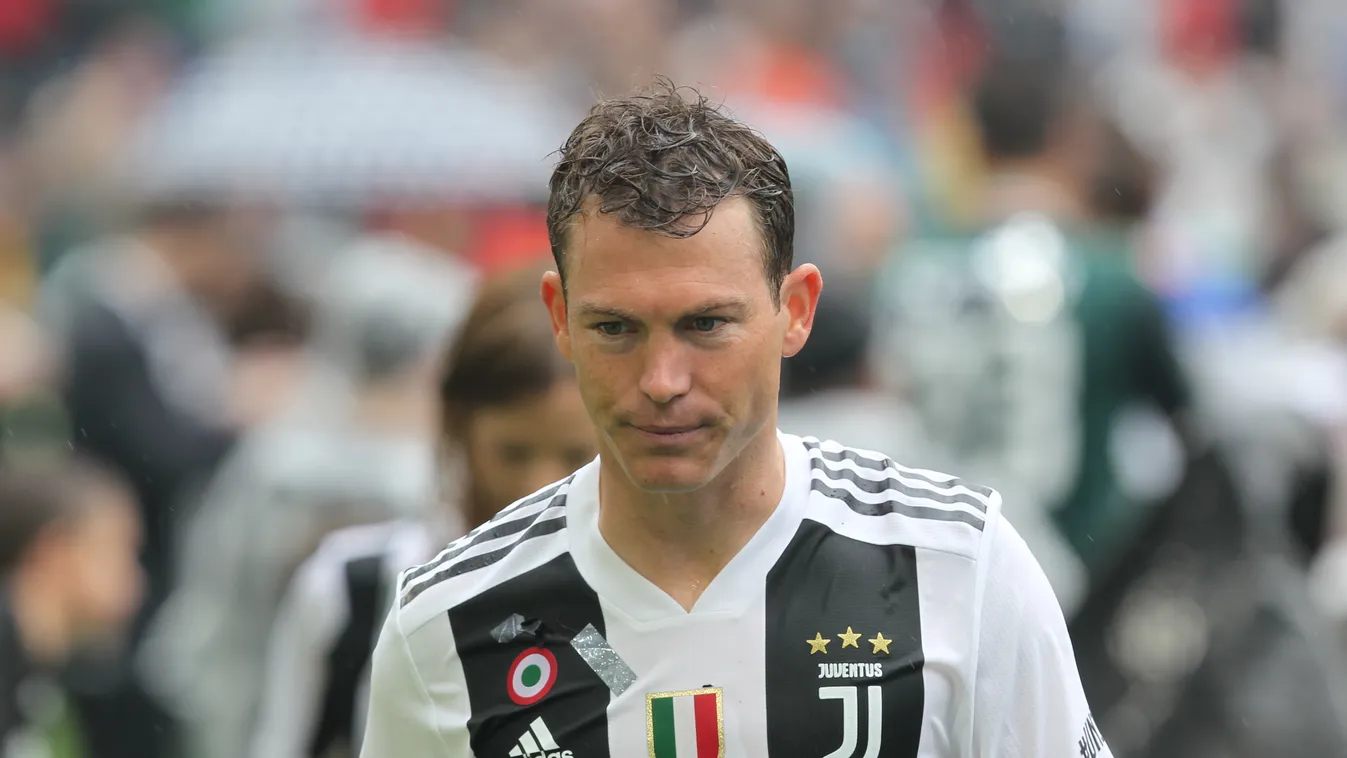 Juventus v Hellas Verona FC - Serie A Stephan Lichtsteiner (Juventus FC) Juventus champion of Italy 2017-2018 Juventus v Hellas Verona Juventus-Verona Serie a campionato Allianz Stadium Juventus juve bianconeri Hellas Verona Torino Turin Italia Italy foot