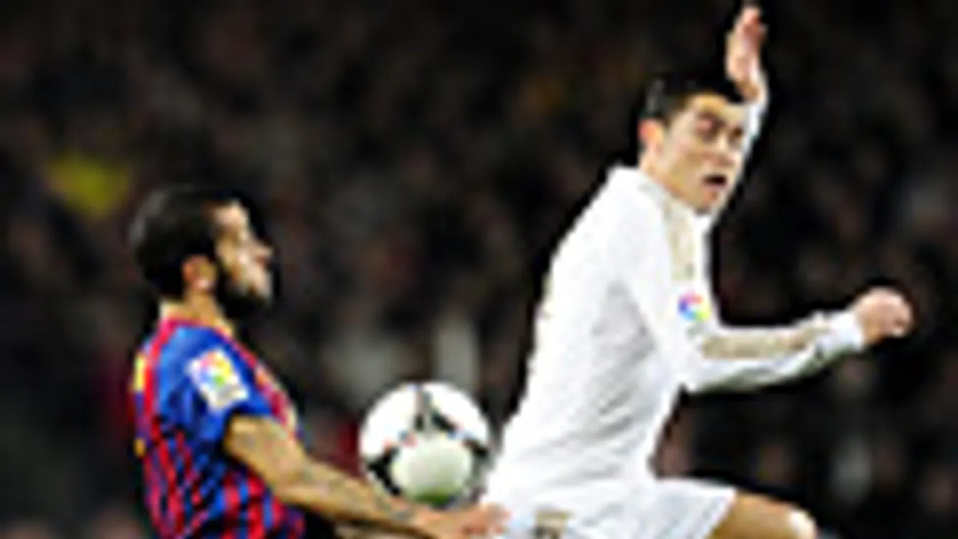 Real Madrid - Barcelona meccs, Dani Alves és  Cristiano Ronaldo 