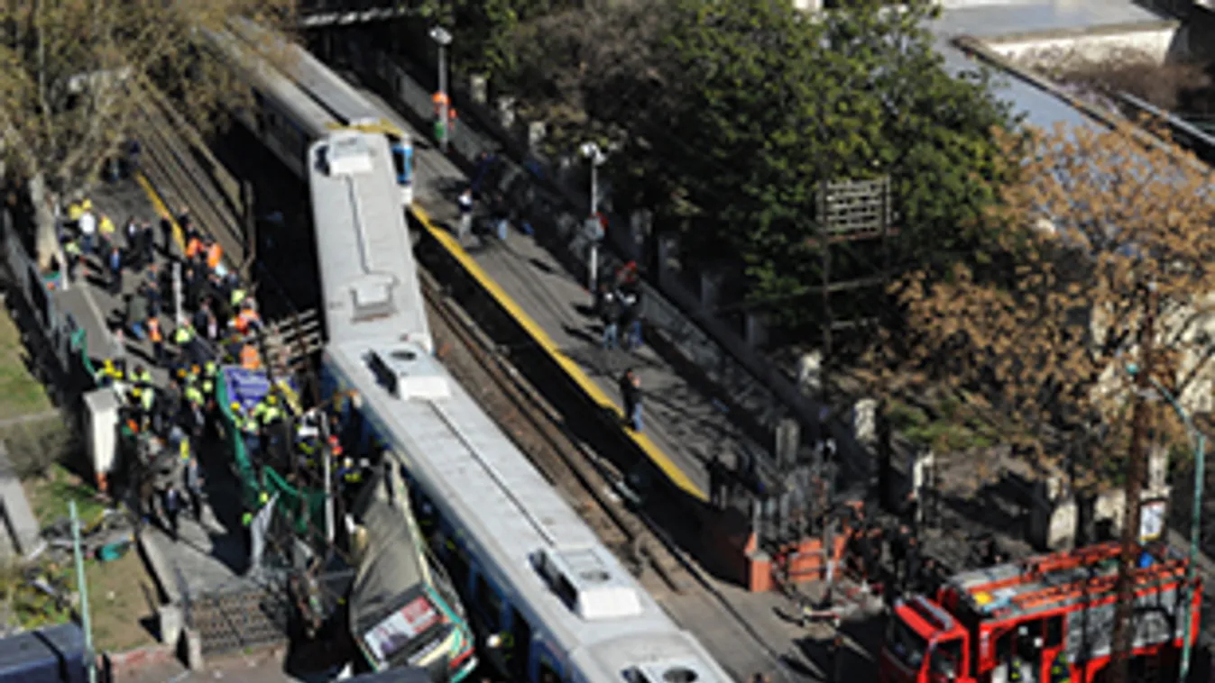 Argentína, Buenos Aires, vonatbaleset, baleset, két vonat és egy busz ütközött
