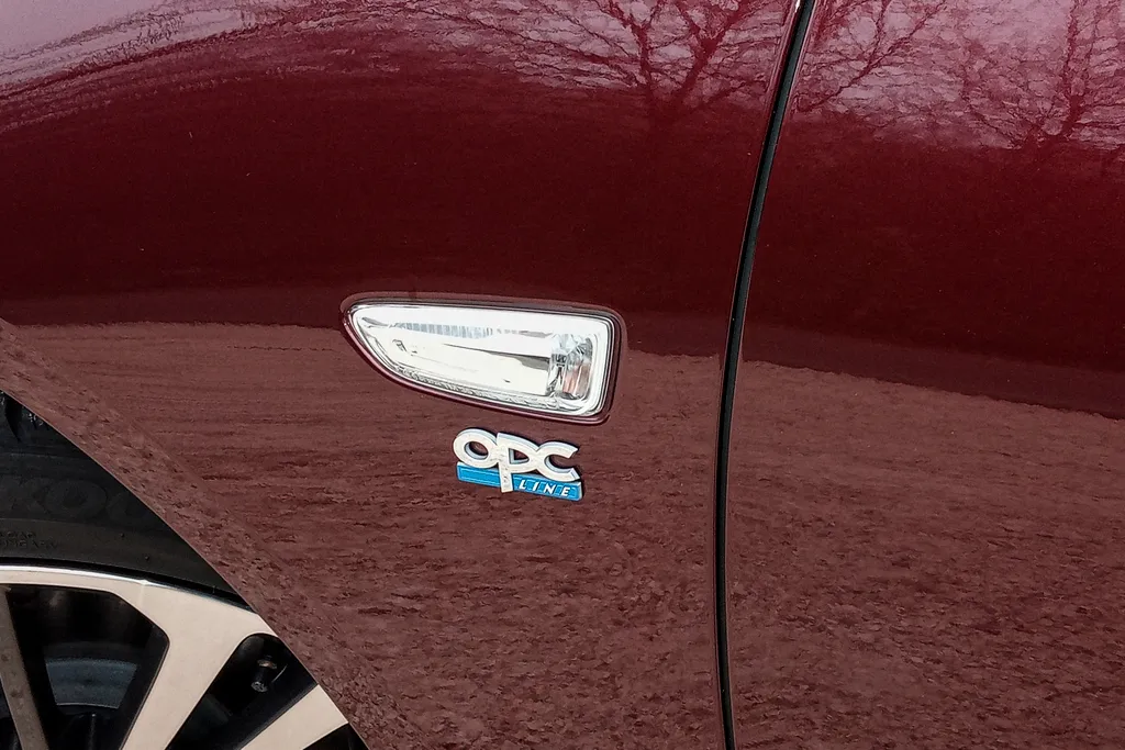 Opel Insignia, Exclusive 