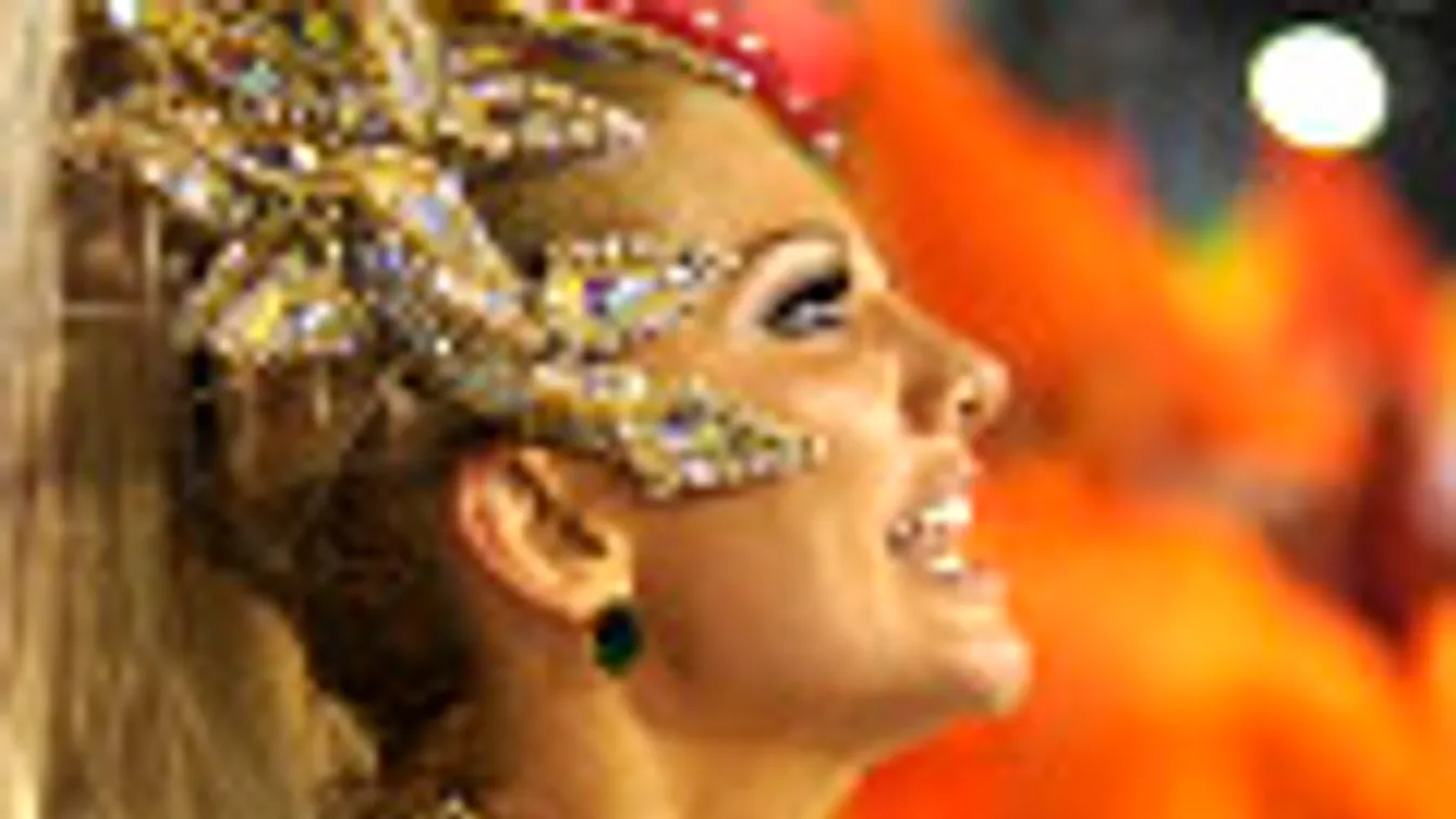 A Mocidade szambaiskola táncosa a riói karneválon 2012. február 20-án