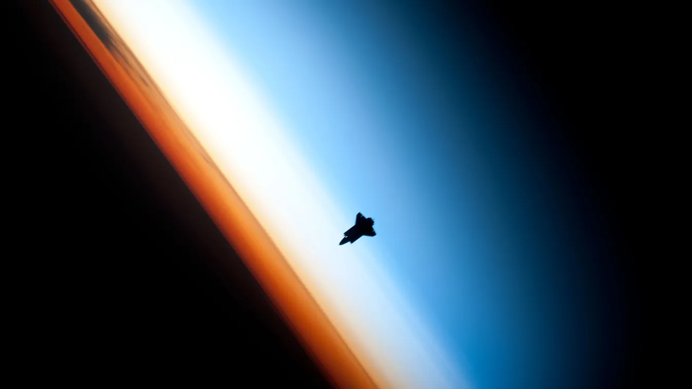 ISS, Endeavour űrrepülőgép, a légkör rétegei 