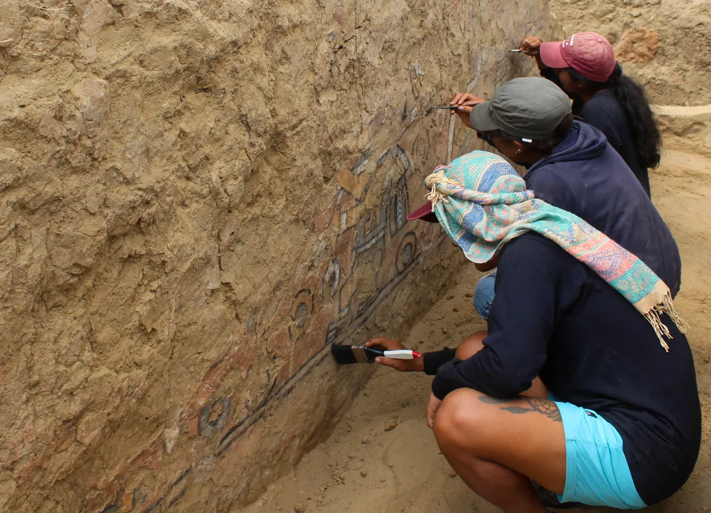 Egy évszázada elveszett freskót találtak régészek Peruban, galéria, 2022 