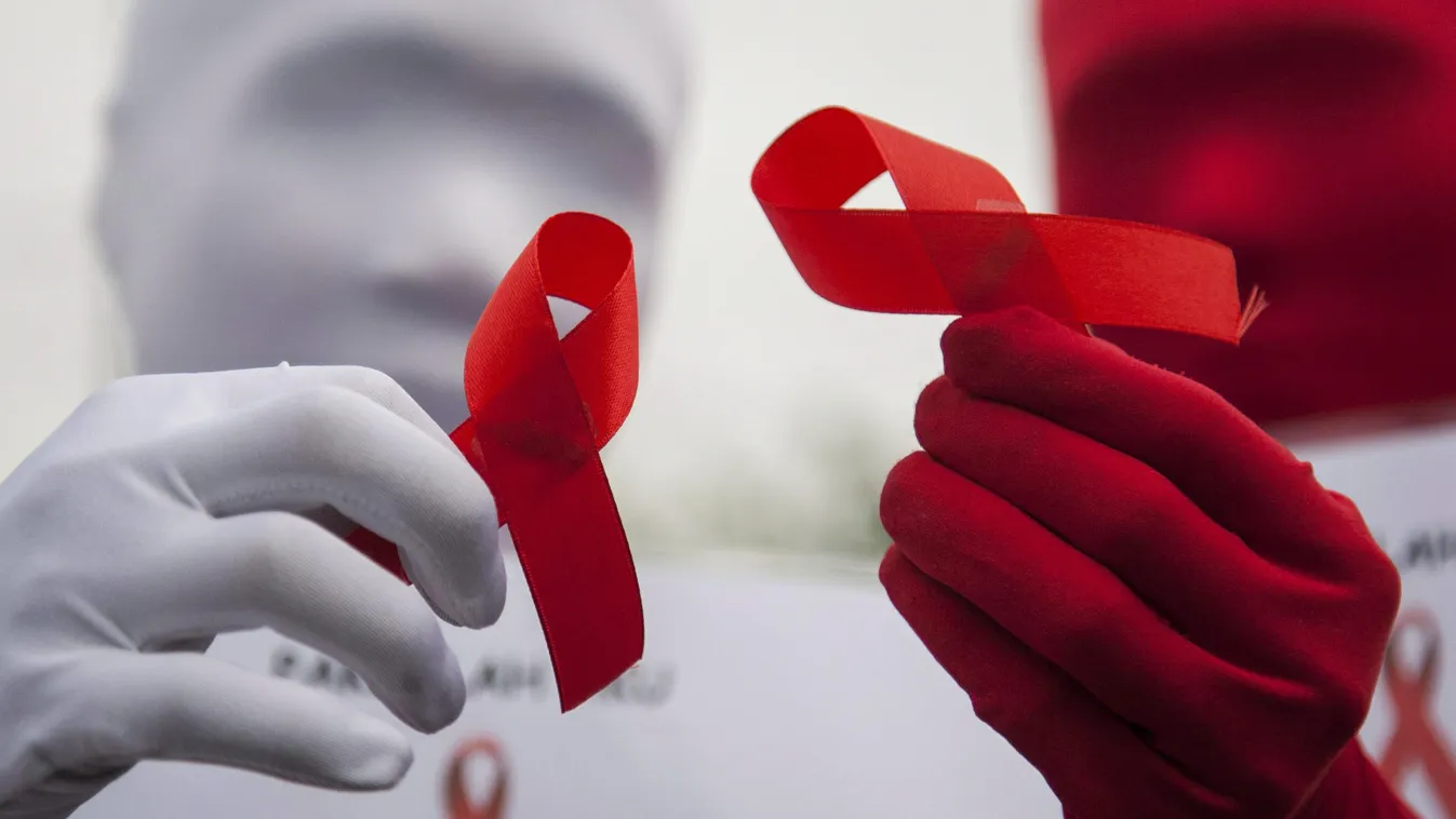 AIDS HIV vér fertőzés betegség   aktivista maszk ÖLTÖZÉK KIEGÉSZÍTŐ piros szalag 